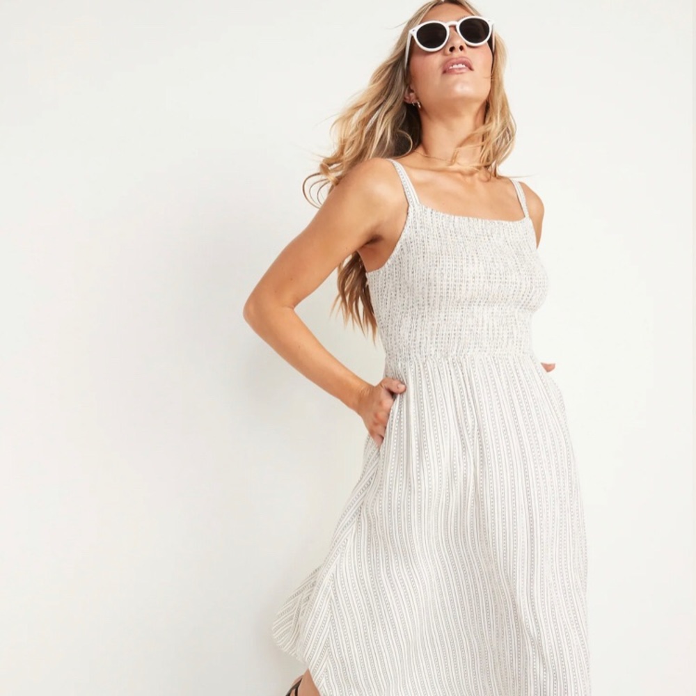 Sleeveless Crinkled Smocked Fit & Flare Dress - S
